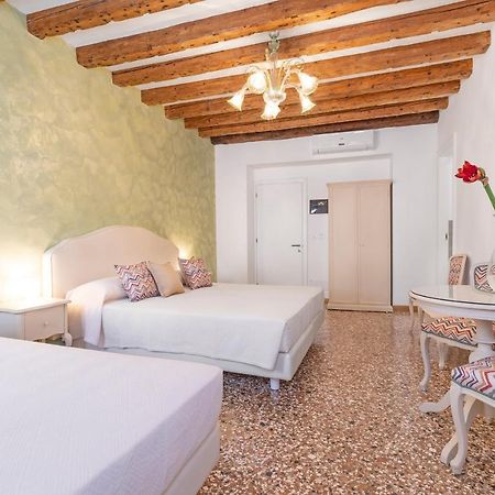 ホテル Residenza San Silvestro ヴェネツィア エクステリア 写真