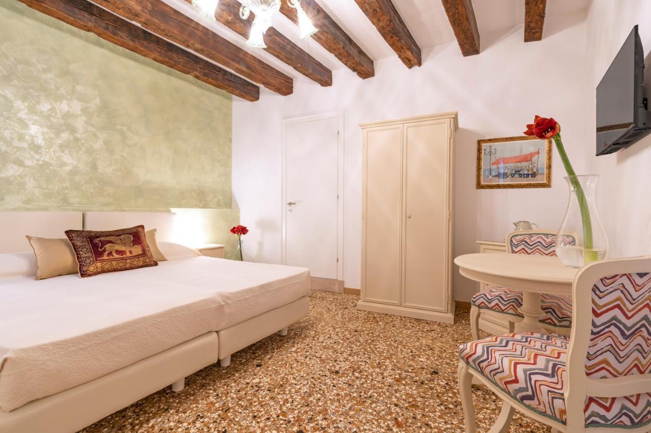 ホテル Residenza San Silvestro ヴェネツィア エクステリア 写真